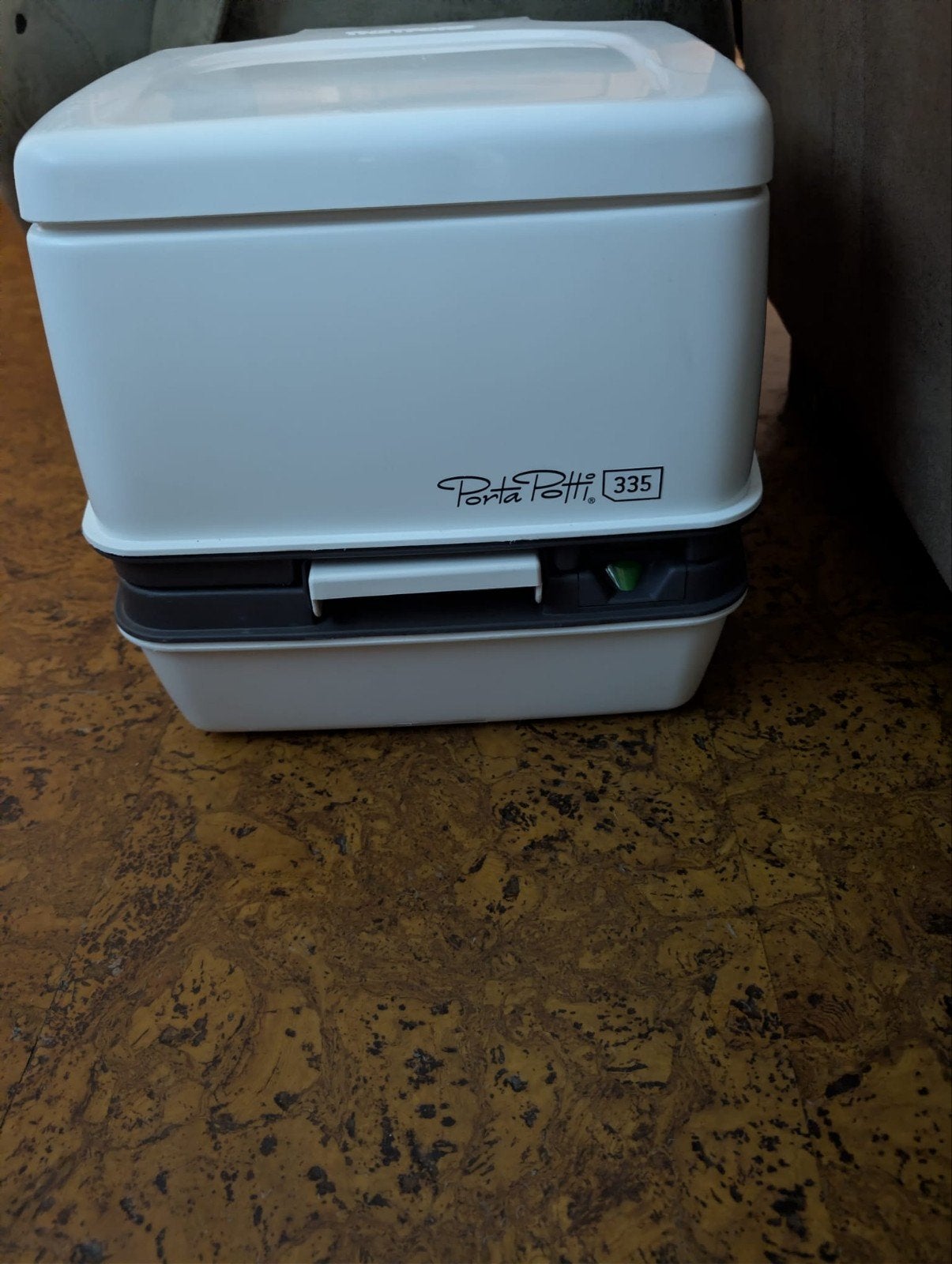 Porta Potti 335 Draagbaar Toilet - Compact en Hygiënisch, Ophalen, Zo goed als nieuw