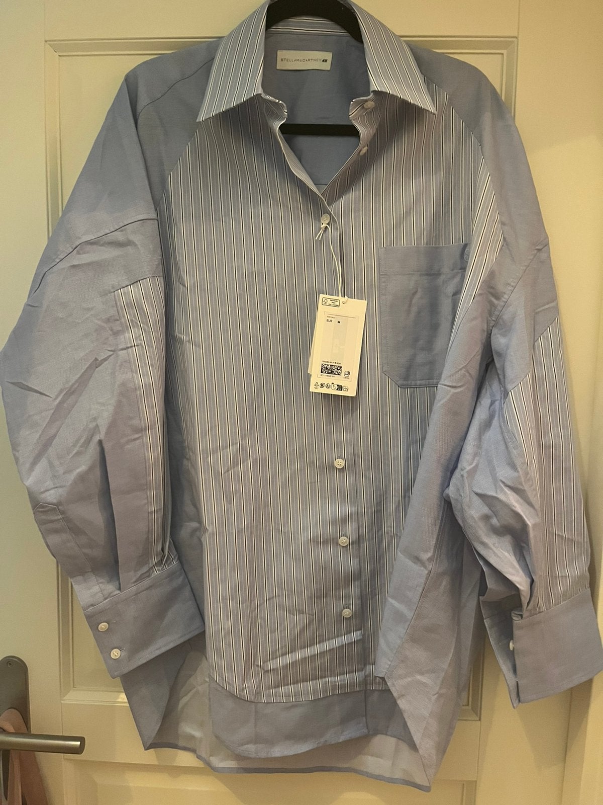H&M x Stella McCartney oversized shirt size M new with tags, Ophalen of Verzenden, Zo goed als nieuw
