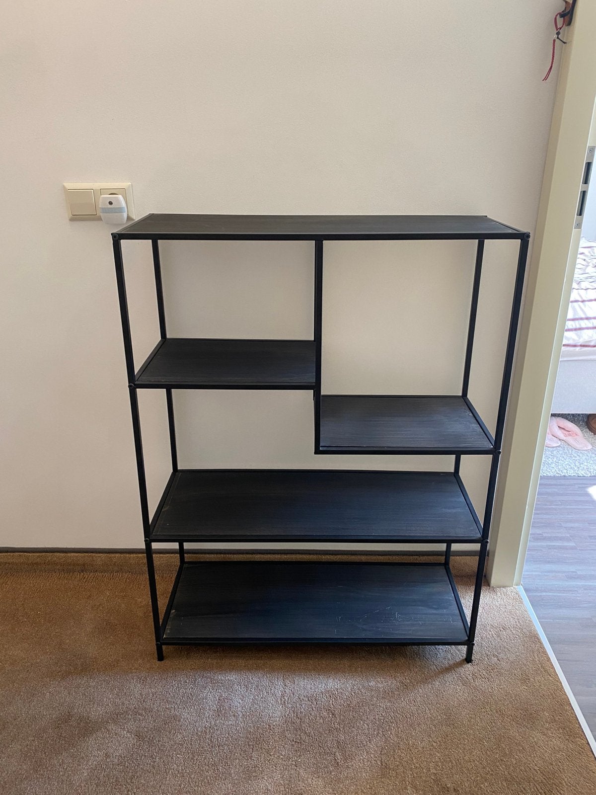 Vakkenkast kleur zwart, Ophalen, Zo goed als nieuw