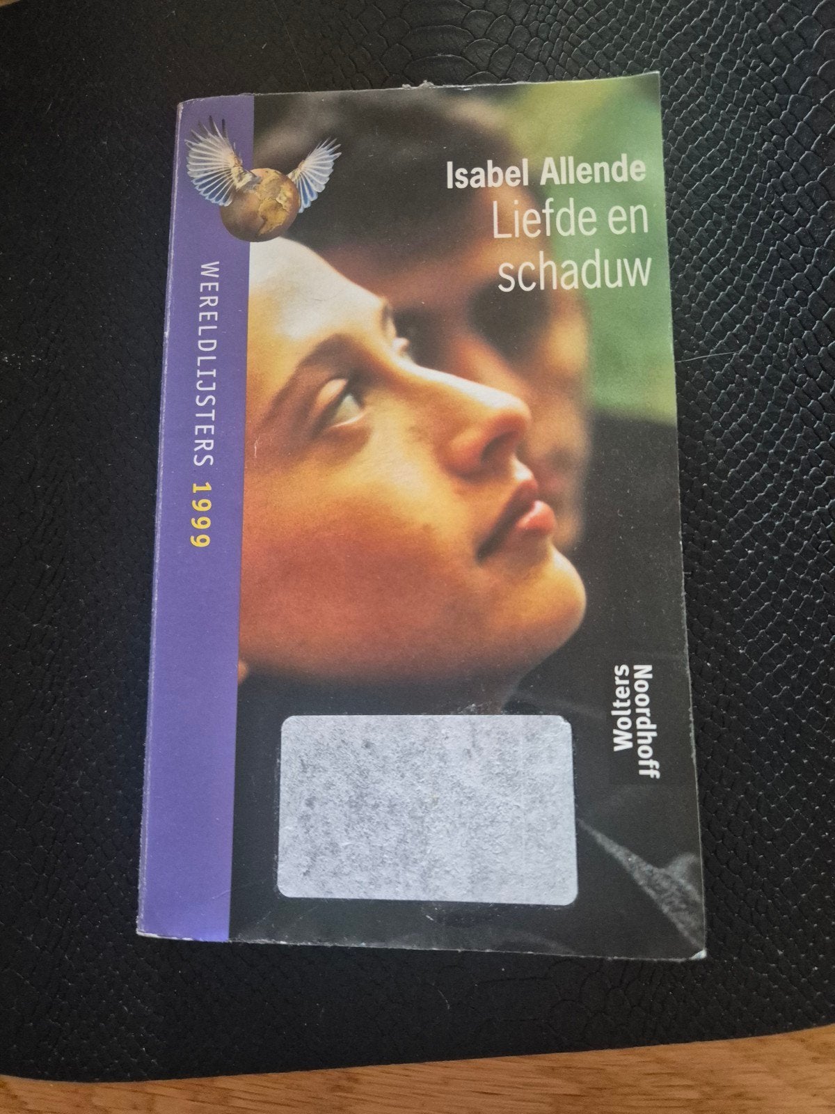 liefde en schaduw, Ophalen of Verzenden, Gelezen, Isabel Allende