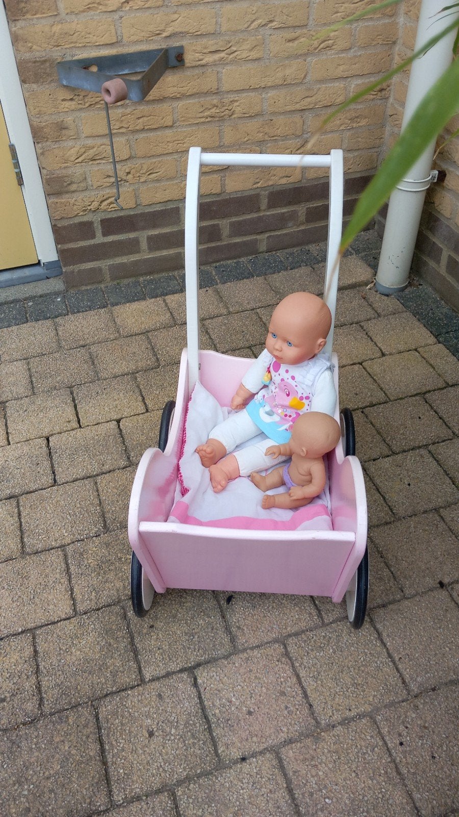 Roze poppenwagen met twee babypoppen, Kinderen en Baby's, Ophalen, Babypop