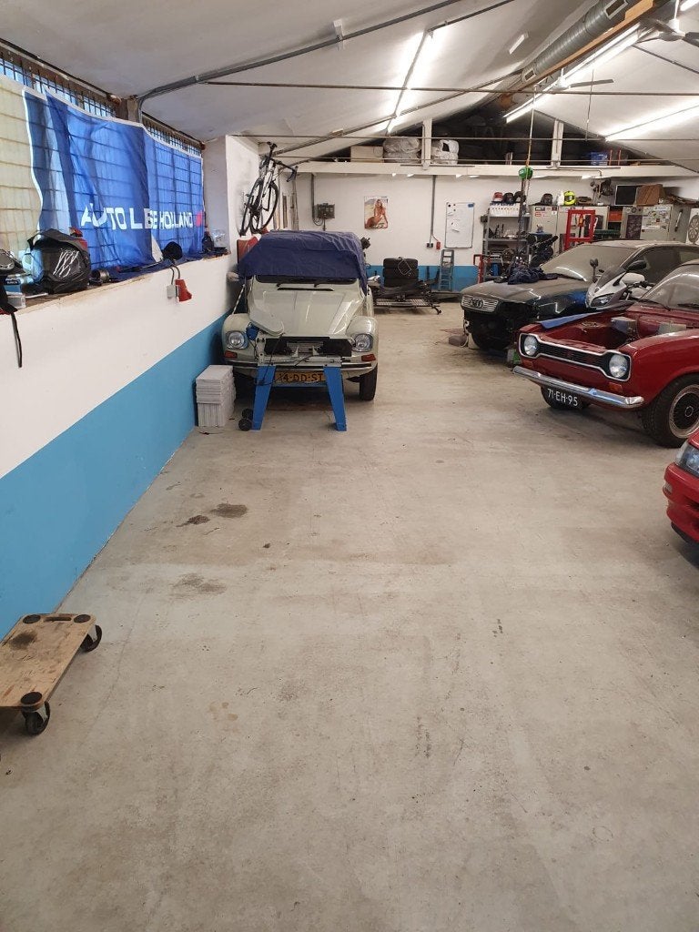 Hobbyruimte voor auto/ motorliefhebber, Ophalen, Zo goed als nieuw
