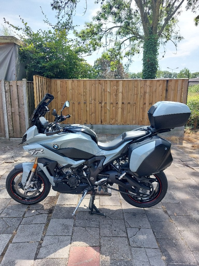 BMW S1000XR 2020 13k km, FULL OPTIONS, KOFFERSET, Navigatie, Motoren, Motoren | BMW, Handvatverwarming, 4 cilinders, Motorrijbewijs A