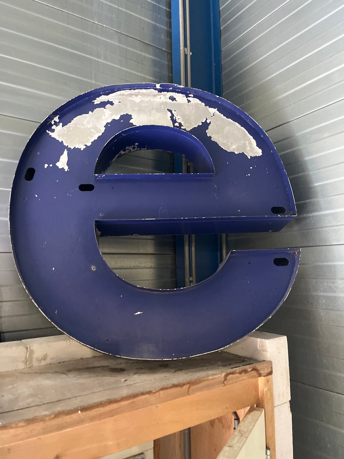 Vintage Franse Reclame Letter 'e' - 100 cm Hoog, Ophalen