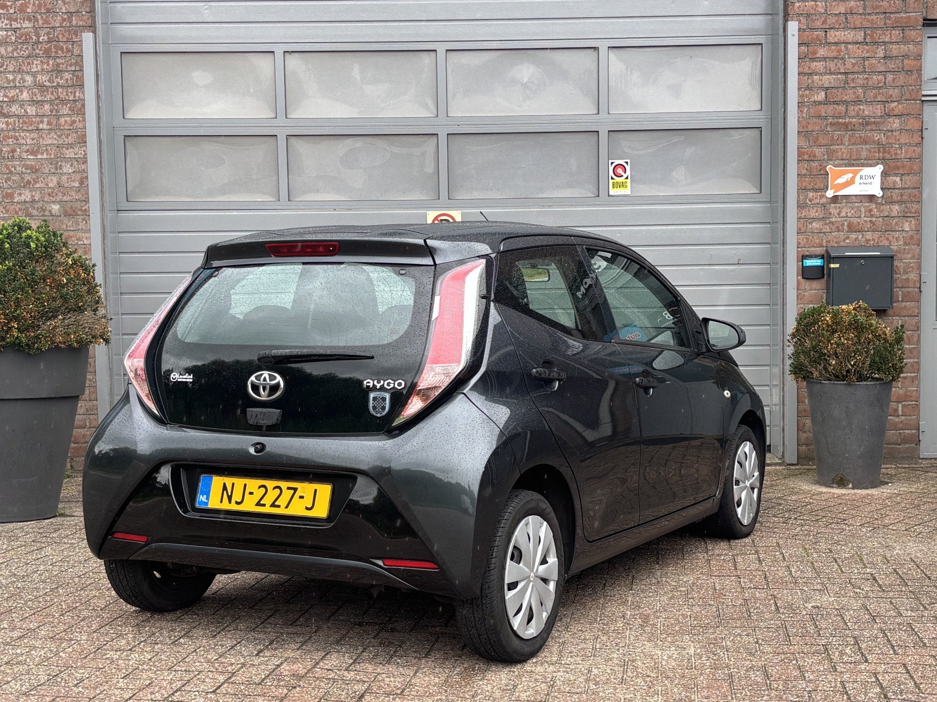 Toyota Aygo 1.0 VVT-i x-fun / Airco (bj 2017), Auto's, Voorwielaandrijving, Stof, Gebruikt, Euro 6