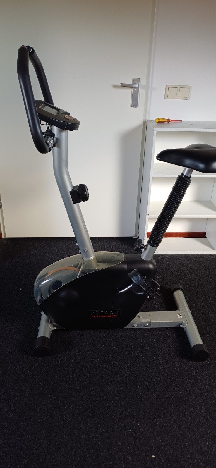 Pliant Hometrainer - gebruikt, Ophalen, Kunststof, Zo goed als nieuw, Benen