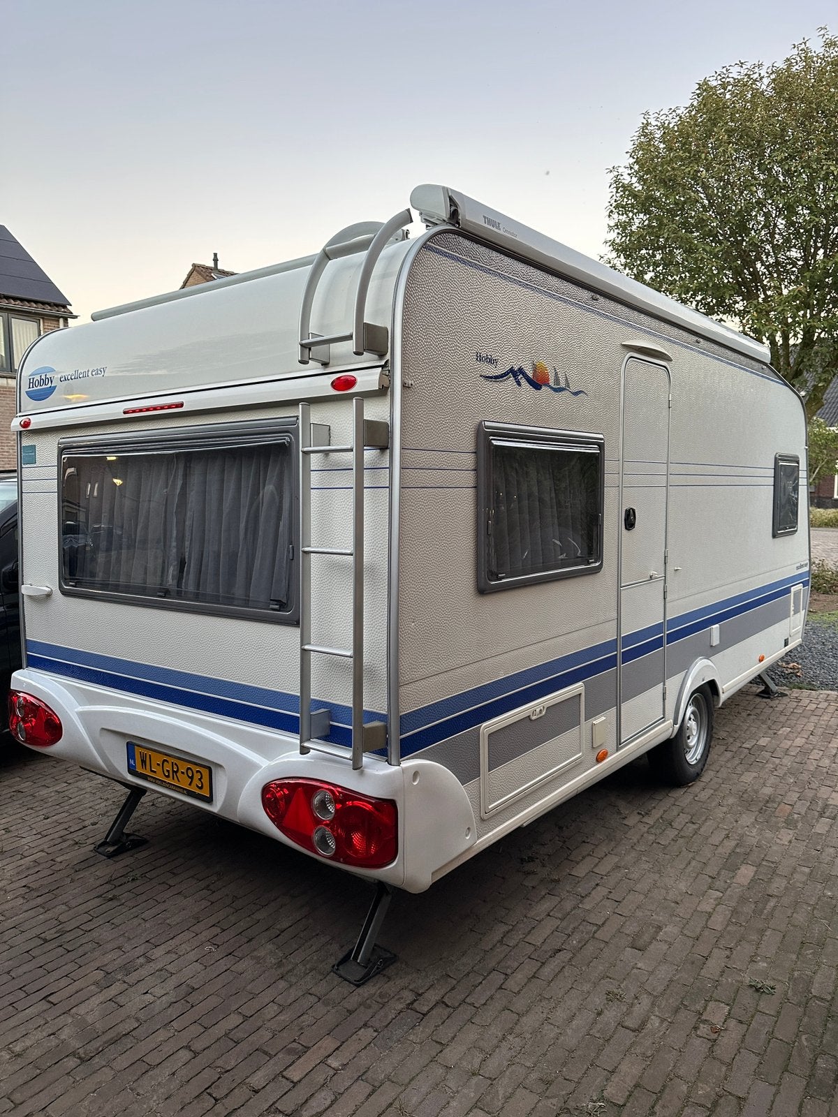 Hobby Excellent Easy 495, Rondzit, Hobby, Frans bed, Particulier