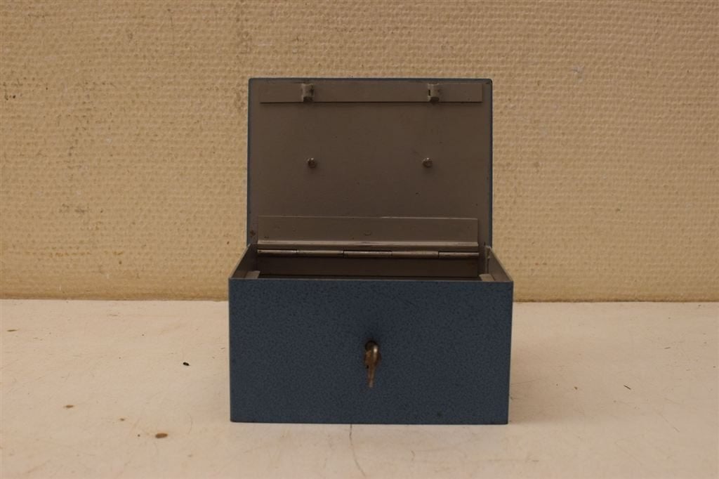 metalen geldkistje 46018, Huis en Inrichting, Woonaccessoires | Kisten, Ophalen of Verzenden, Gebruikt, 50 tot 100 cm, Minder dan 50 cm