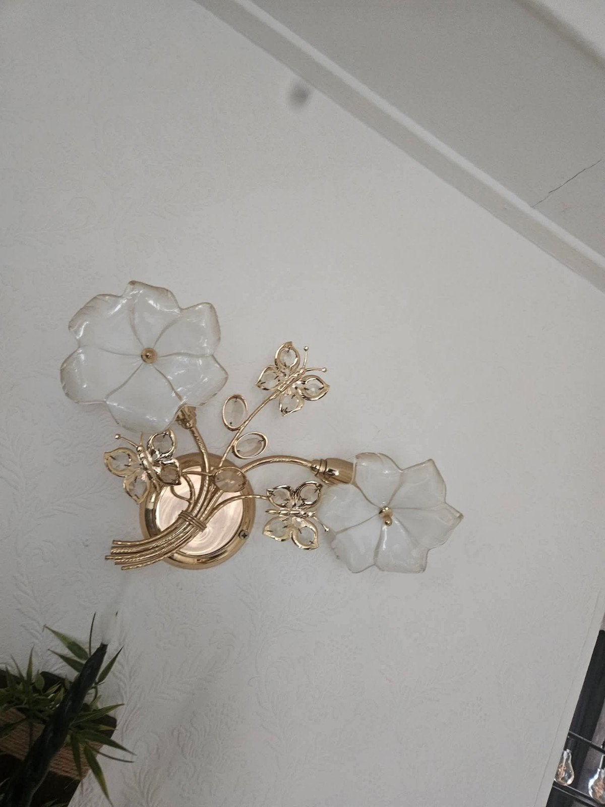 Decoratieve wandlamp met bloemen en vlinders, Overige fittingen, Ophalen of Verzenden, Zo goed als nieuw, Glas