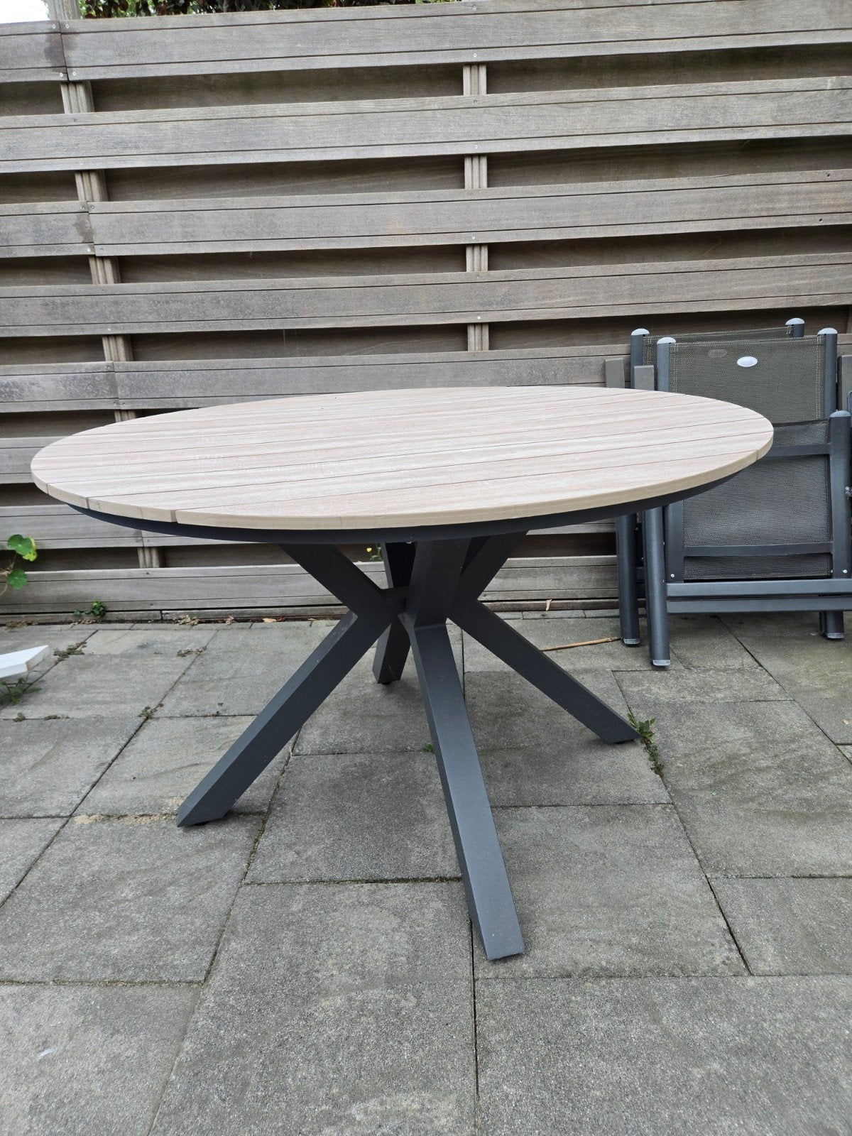 Ronde tuintafel: AVH-Collectie Quincy dining tuintafel, Tuin en Terras, Ophalen, Gebruikt, Rond, Hout