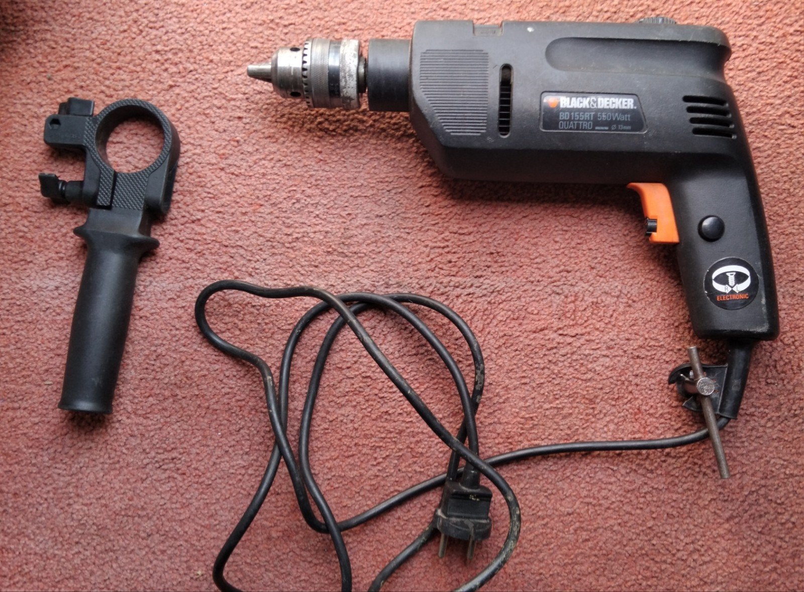 Black & Decker BD155RT 560W Klopboormachine 30euro, Doe-het-zelf en Verbouw, Gereedschap | Boormachines, Variabele snelheid, Ophalen