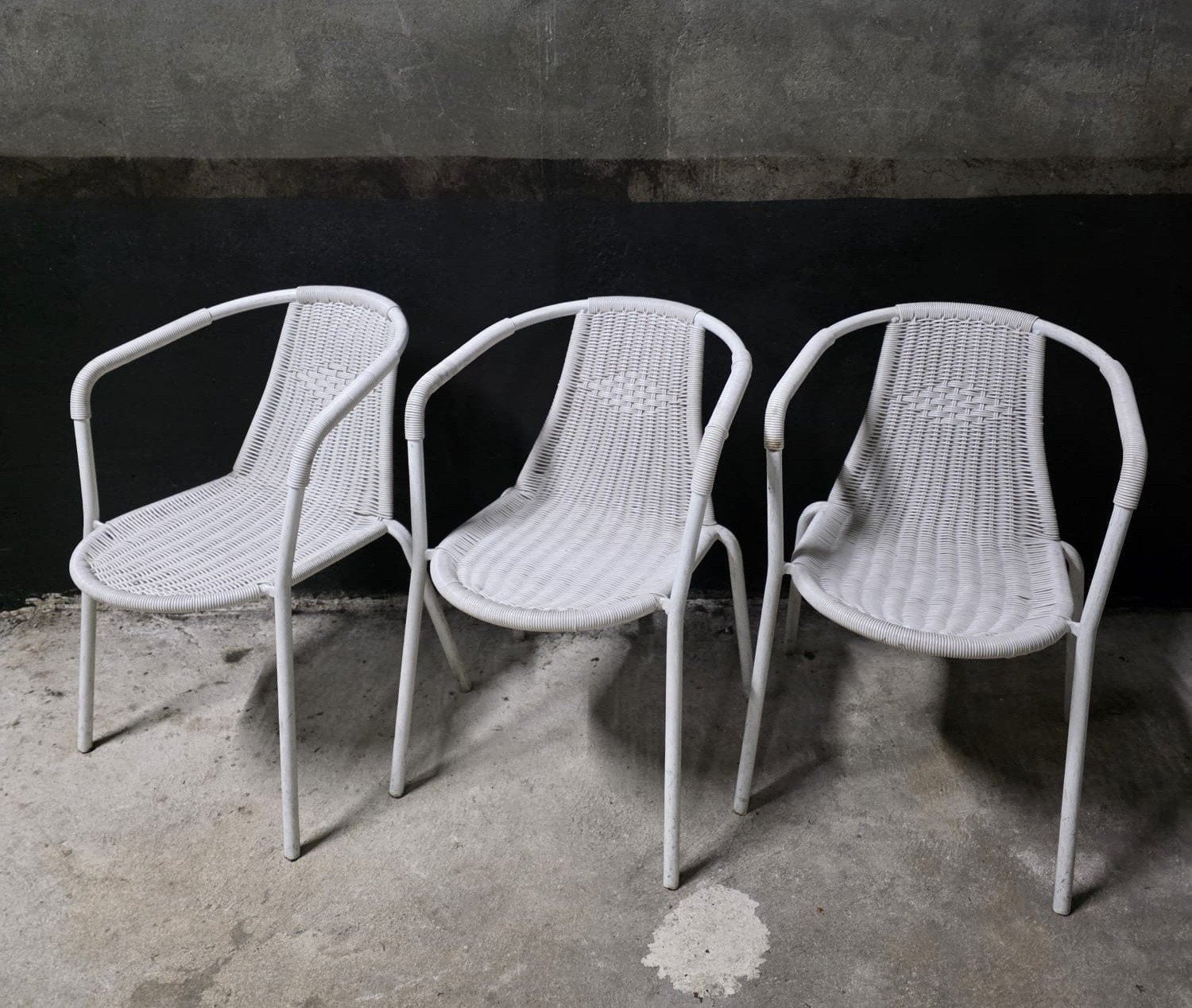 55 x wit terrasstoelen wicker metaal cafe terras stoelen, Wit, Ophalen of Verzenden, Zo goed als nieuw, Metaal