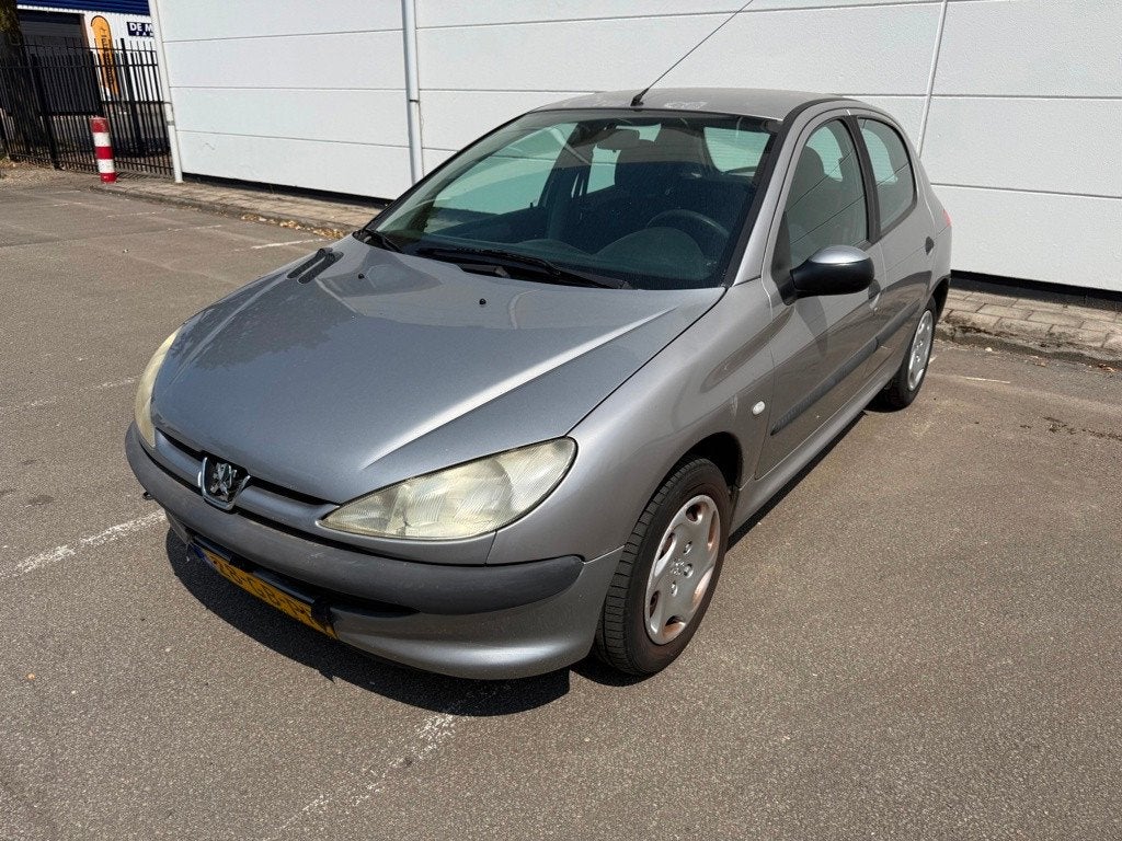Peugeot 206 1.4 XR, Auto's, Peugeot, 15 km/l, 31 €/maand, 4 cilinders, Origineel Nederlands