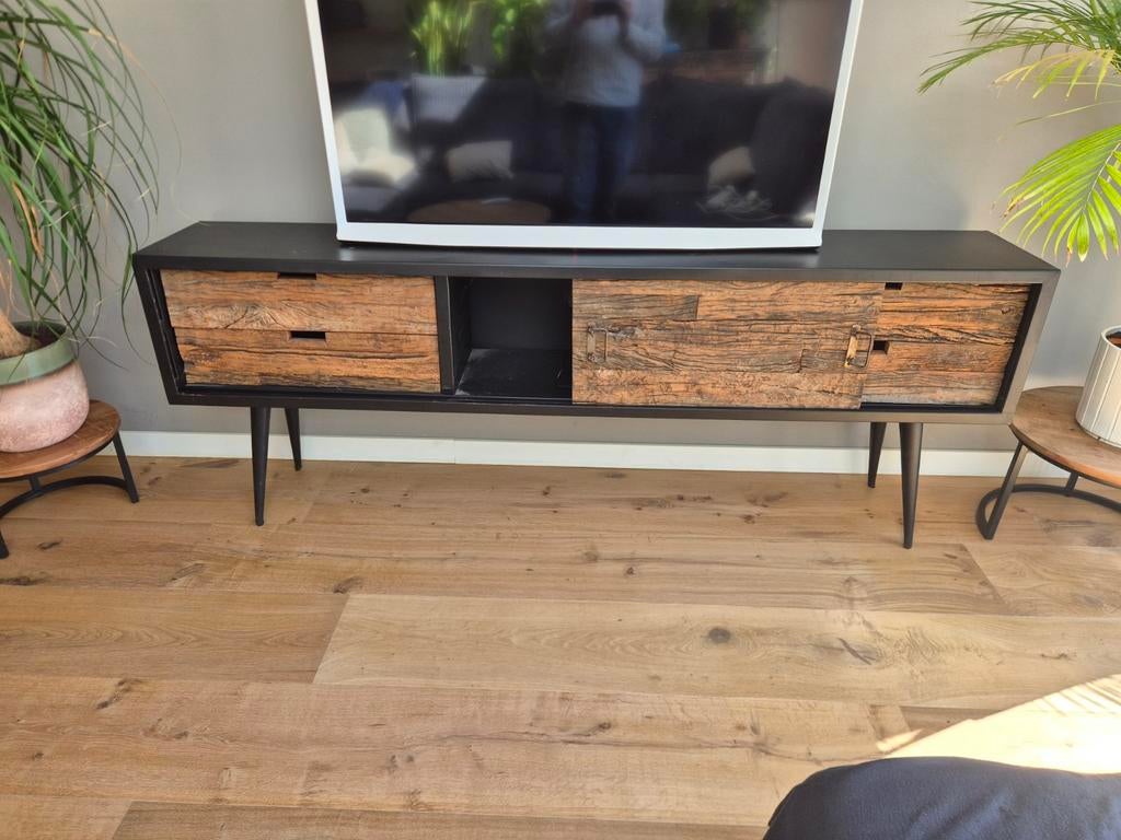 Industriële TV meubel van sloophout en metaal., Gebruikt, 200 cm of meer, Minder dan 100 cm, Industrieel