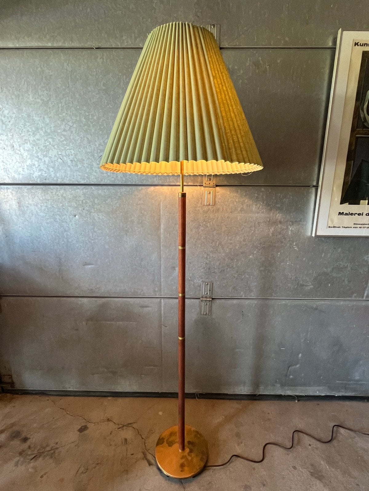 Jaren 50 60 Deens design teak & messing vloerlamp plisse kap, Ophalen, Scandinavisch design, Gebruikt, Overige materialen