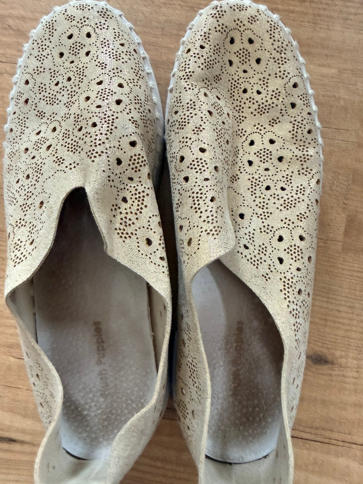 Instappers Hush Puppies goudkleurig maat 40, Overige kleuren, Instappers, Ophalen of Verzenden, Gedragen