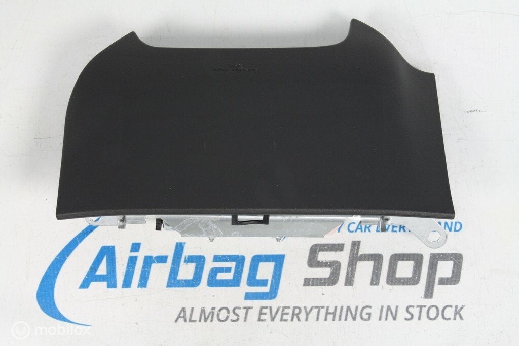 Knie airbag Toyota Verso (2011-heden)