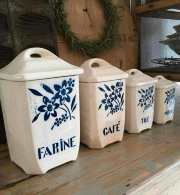 Oude franse keuken voorraad potten, Ophalen