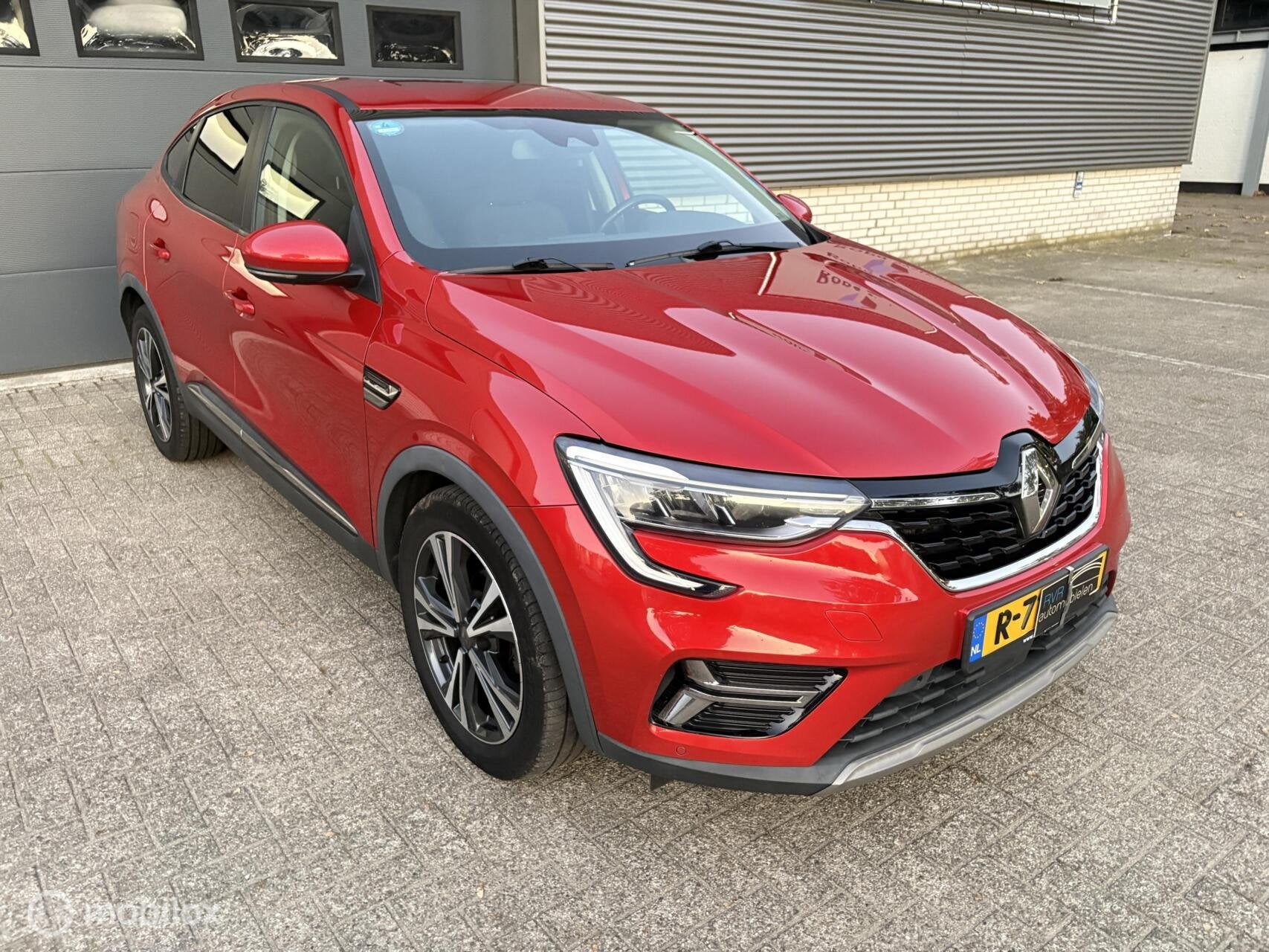 Renault Arkana 1.3 TCe 140, Arkana, Gebruikt, Zwart, 4 cilinders