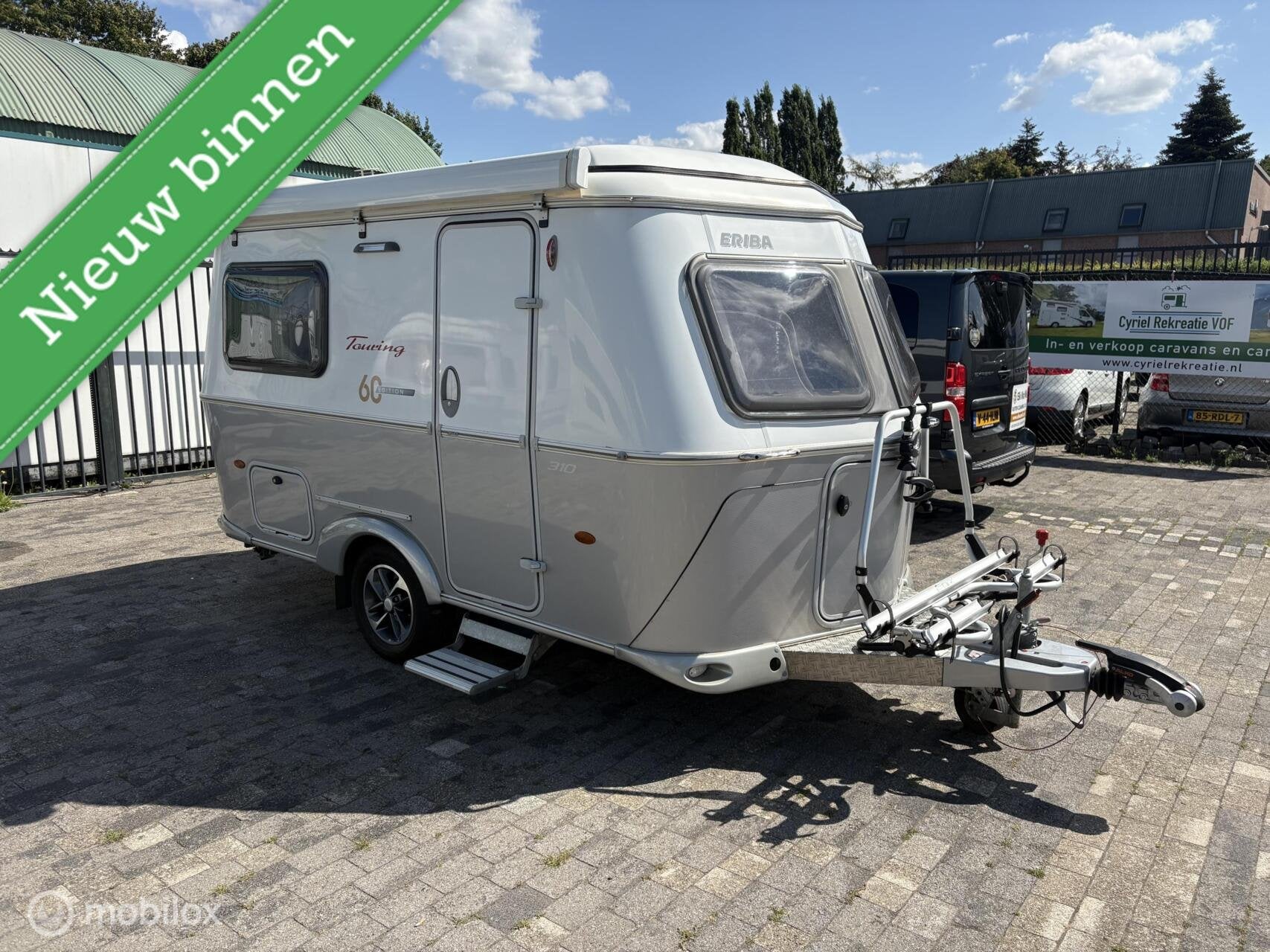 310 Touring 60 EDITION met Cassetteluifel, Fietsendrager, 1140 bald waldsee, Bedrijf, Info@eriba.de, 4 tot 5 meter