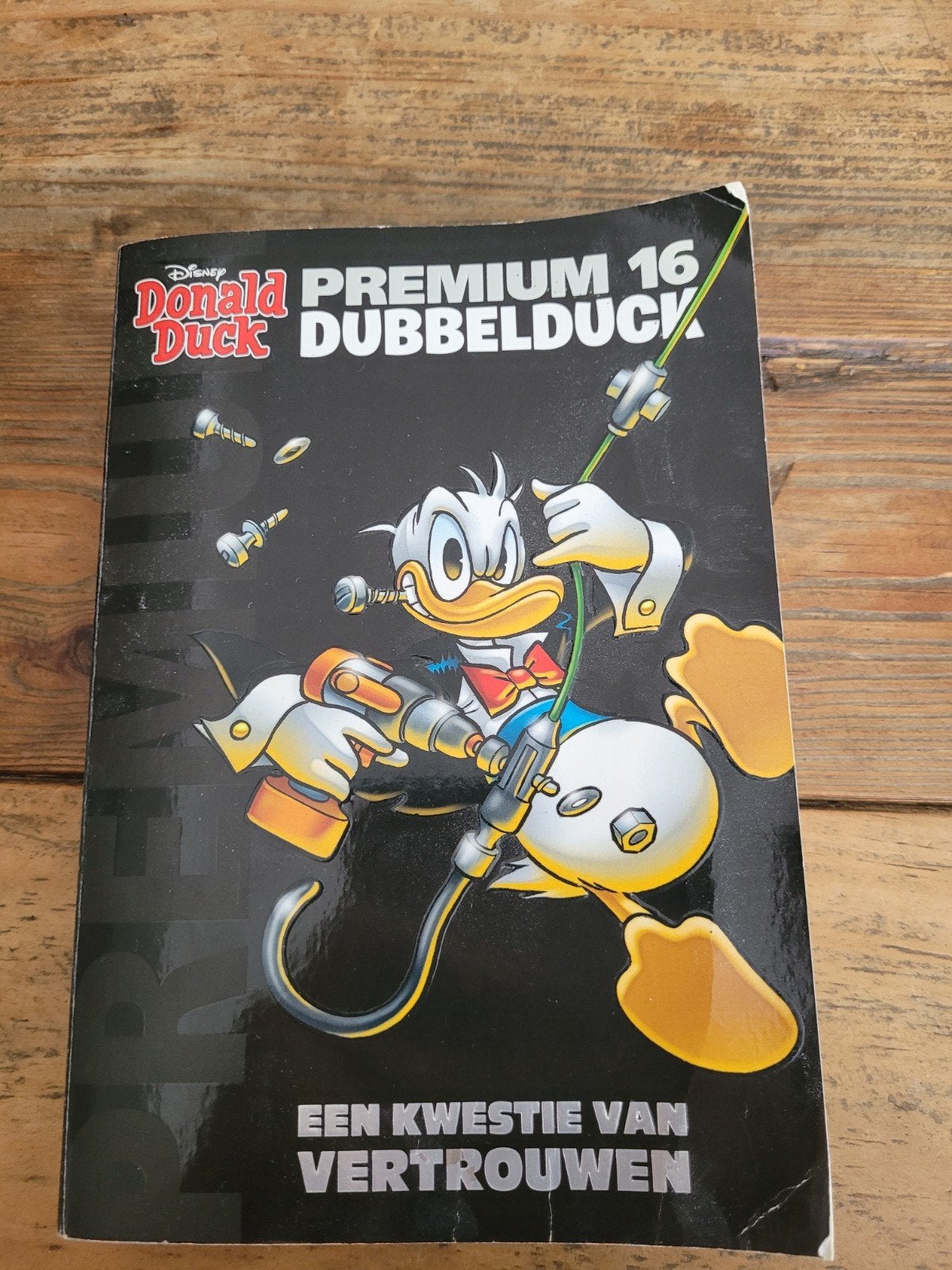 Donald Duck Premium dubbelpocket 16, Boeken, Stripboeken, Eén stripboek, Ophalen of Verzenden, Gelezen, Diverse auteurs