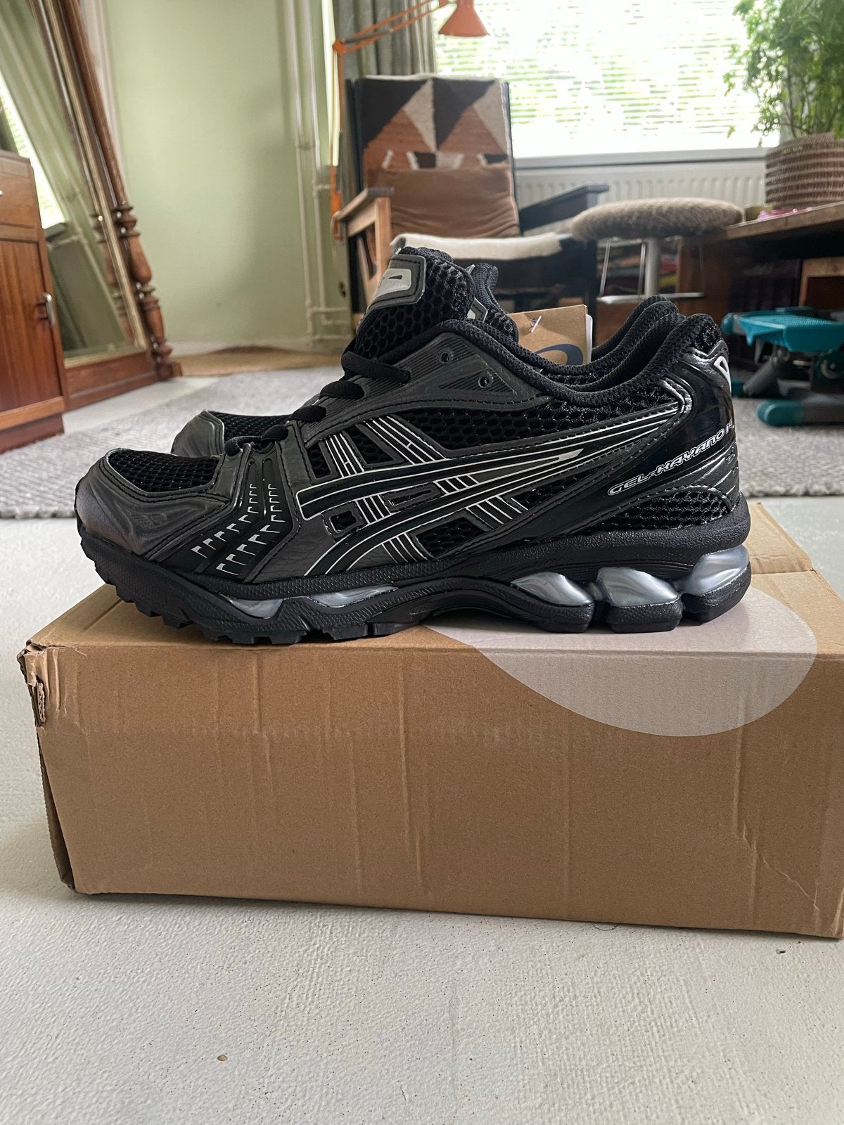 Asics Gel-Kayano 14 - Maat 42, Ophalen of Verzenden, Nieuw, Zwart, Sneakers of Gympen