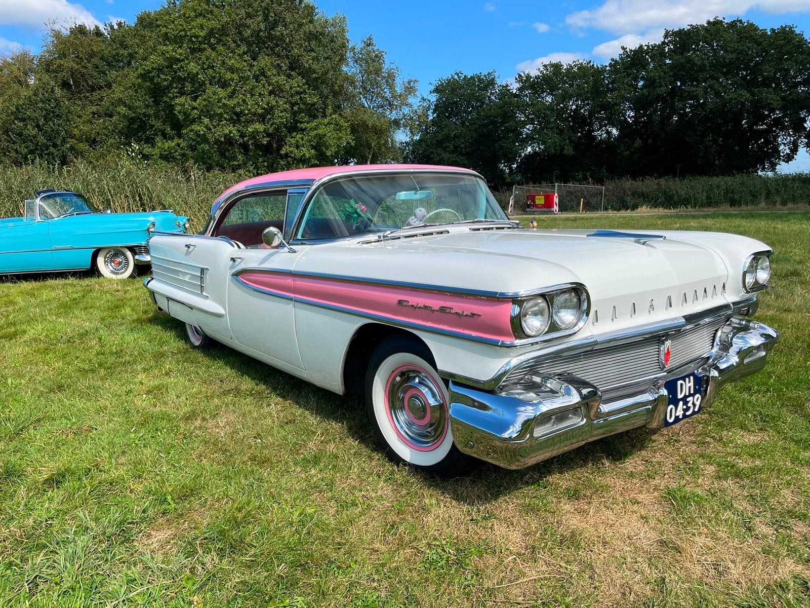 Oldsmobile oldtimer model 88, Automaat, 8 cilinders, Wit, Overige kleuren