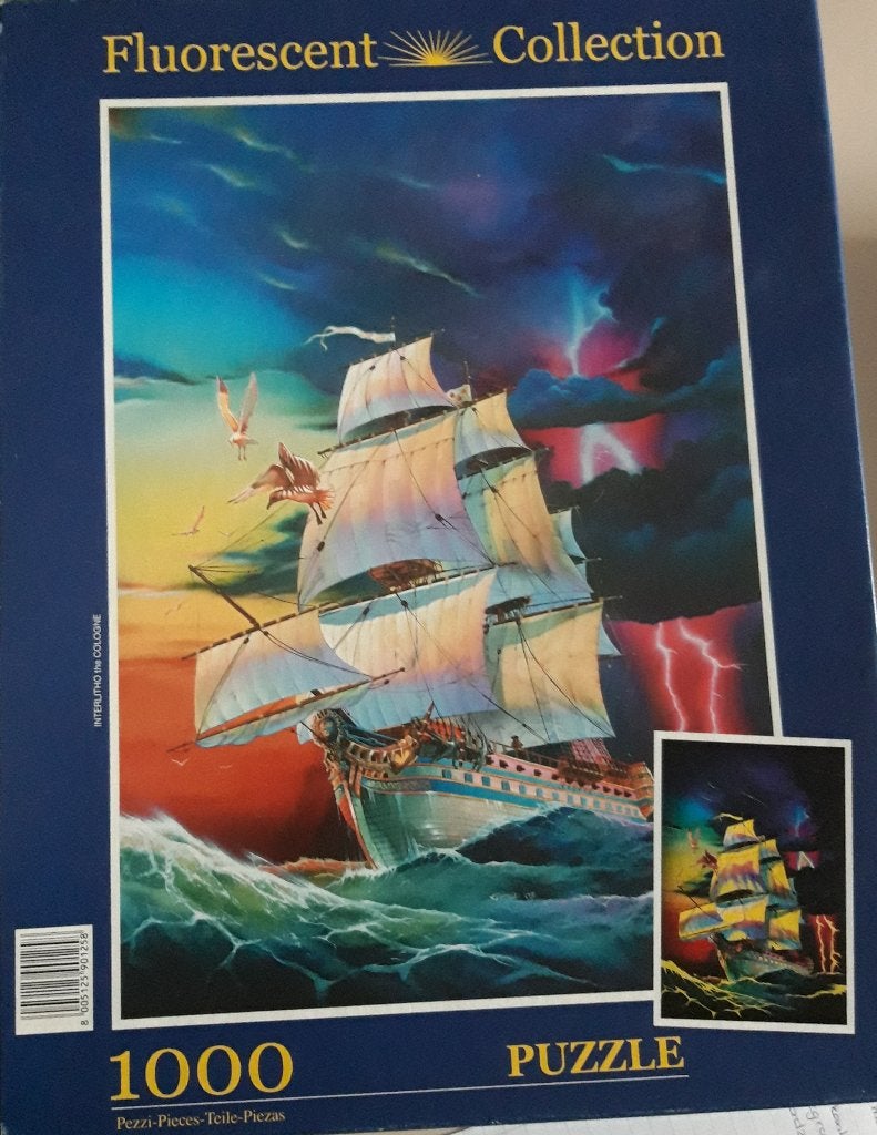 Fluorescerende Puzzel 1000 Stukjes - Schip op Zee, Ophalen of Verzenden, 500 t/m 1500 stukjes, Zo goed als nieuw, Legpuzzel