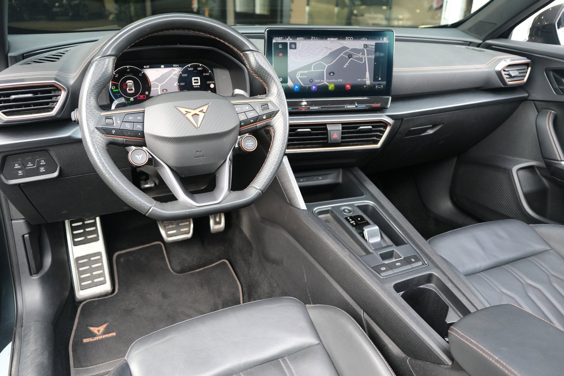 CUPRA Formentor 1.4 e-Hybrid VZ 245pk Pano Trek Sport Leder, Dealer onderhouden, Gebruikt, Zwart, 4 cilinders