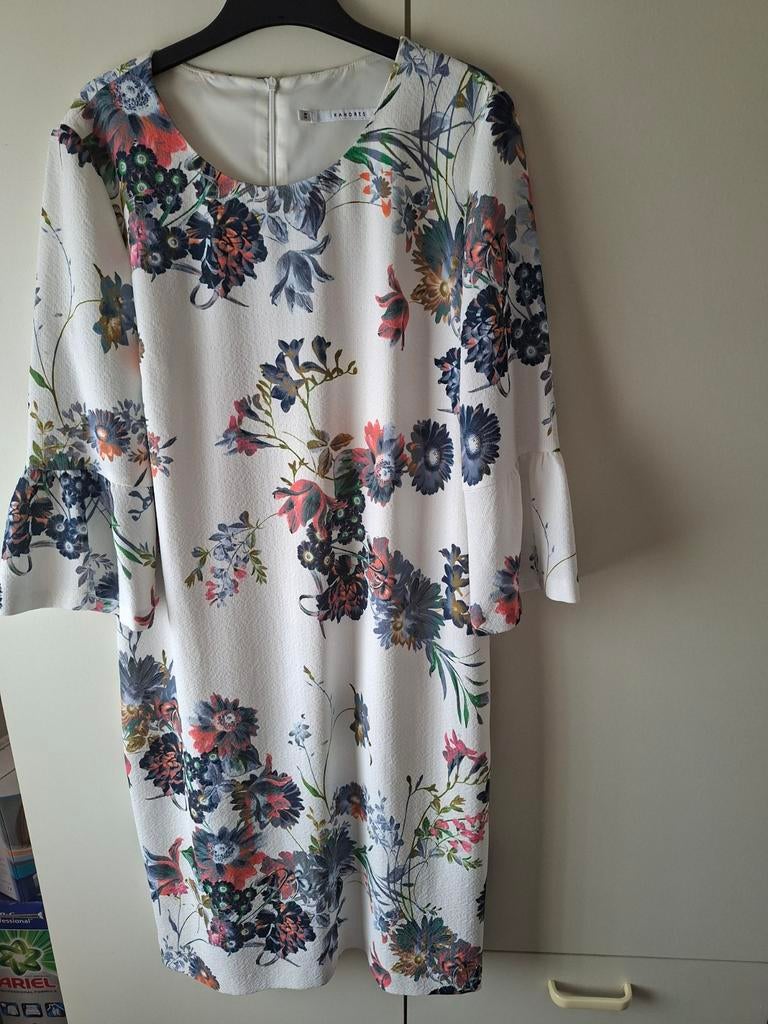 Jurk  merk Xandres, Kleding | Dames, Maat 38/40 (M), Wit, Ophalen of Verzenden, Zo goed als nieuw
