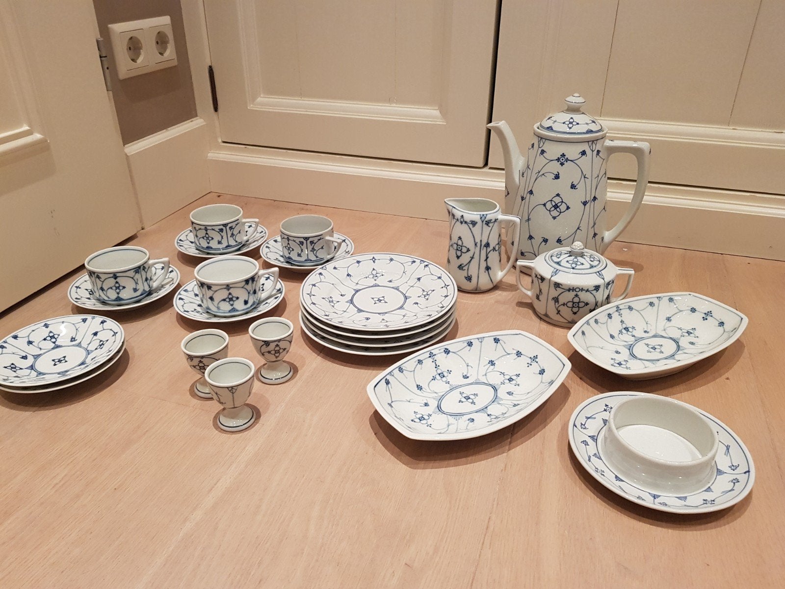 Prachtig Saks servies 25 delig
Diverse merkjes, uit verschil, Ophalen of Verzenden