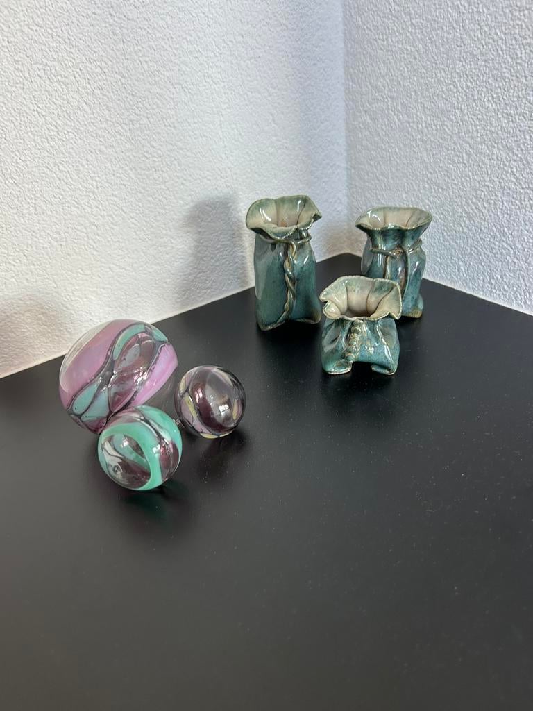 3 KERAMIEKE ITEMS + 3 GLAZEN BOLLEN (HANDGEMAAKT), Ophalen