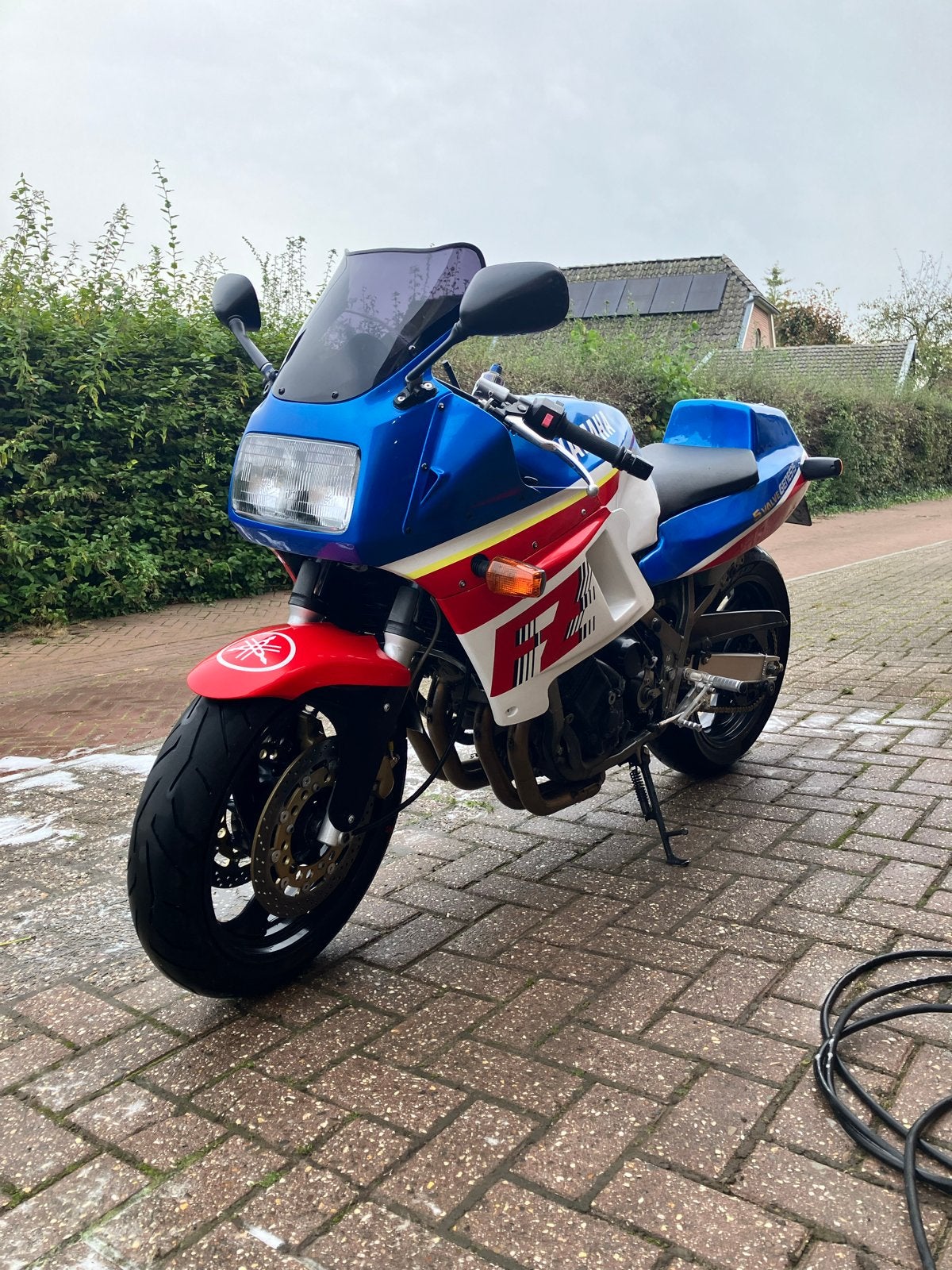 Gezocht: Yamaha FZ750 kuipdelen, Motoren, Ophalen of Verzenden, Gebruikt