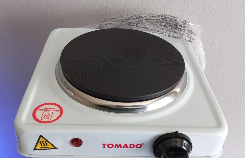 Tomado KP-6185-B, Witgoed en Apparatuur, Kookplaten, Vrijstaand, Elektrisch, 3 kookzones of minder, Ophalen of Verzenden