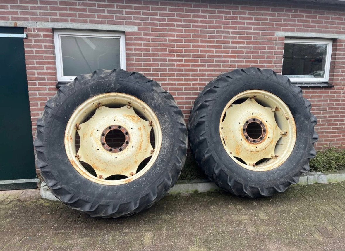Mooie origenele ih velgen w14 r38 met dunlop banden, Zakelijke goederen, Ophalen