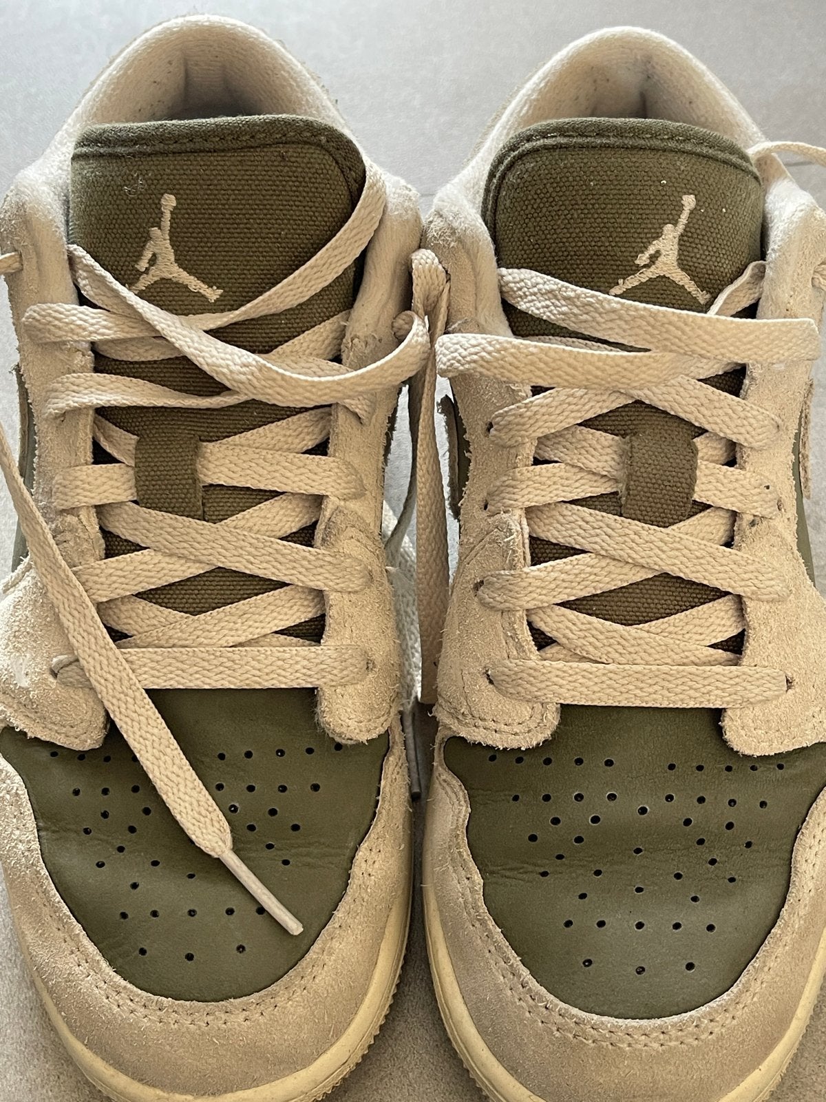 Nike Jordan sneakers - Groen/Beige - Maat 36, Gebruikt, Jongen of Meisje, Schoenen, Ophalen of Verzenden