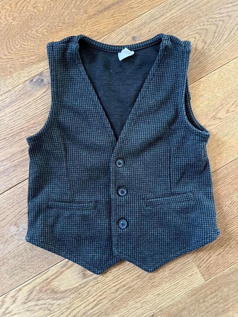 Hema Gilet 122/128 - ZGAN, Ophalen of Verzenden, Zo goed als nieuw, Meisje, Trui of Vest