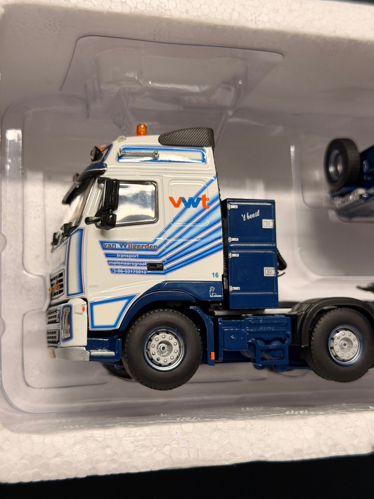 WSI Volvo FH2 Globetrotter 8x4 Van Wijgerden Lowloader, Ophalen of Verzenden, Zo goed als nieuw, Bus of Vrachtwagen, Wsi