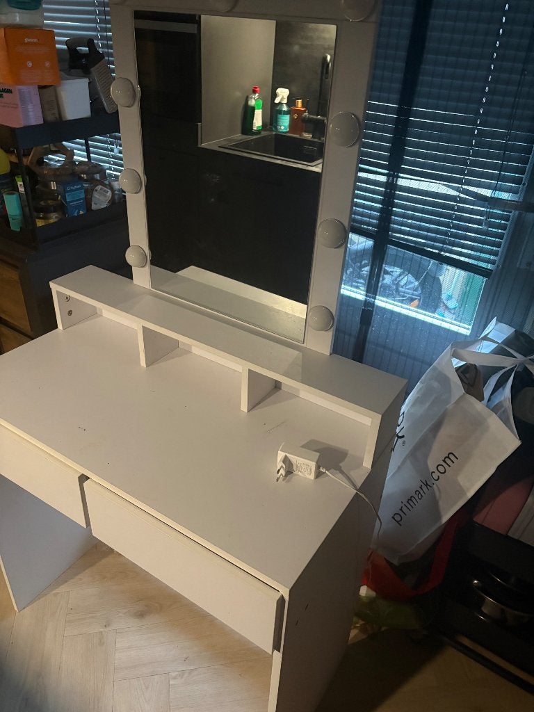 Make Up tafel, Ophalen, Kunststof, Gebruikt, 50 tot 100 cm