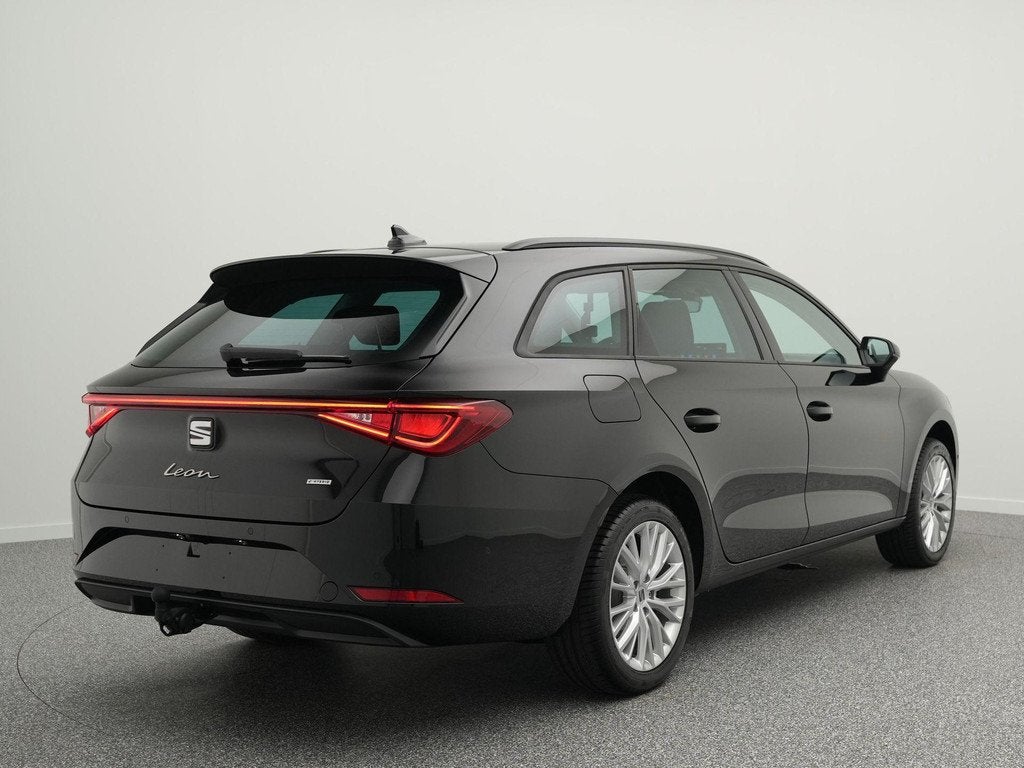 SEAT Leon Sportstourer Style Business Intense 1.5 TSI eHybri, Auto's, Seat, Stof, 4 cilinders, 150 pk, Zwart