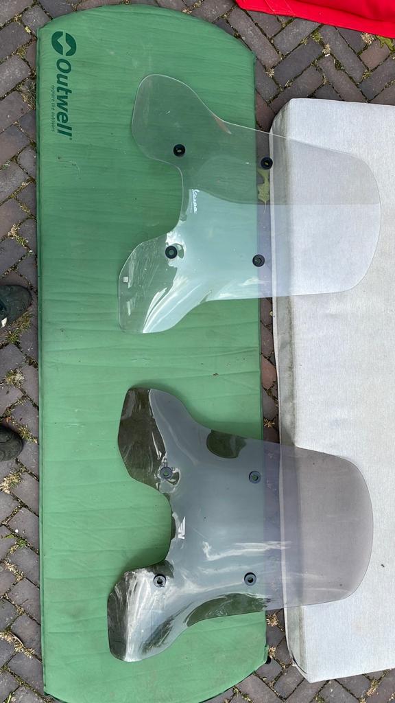 2 vespa windschermen, Ophalen of Verzenden