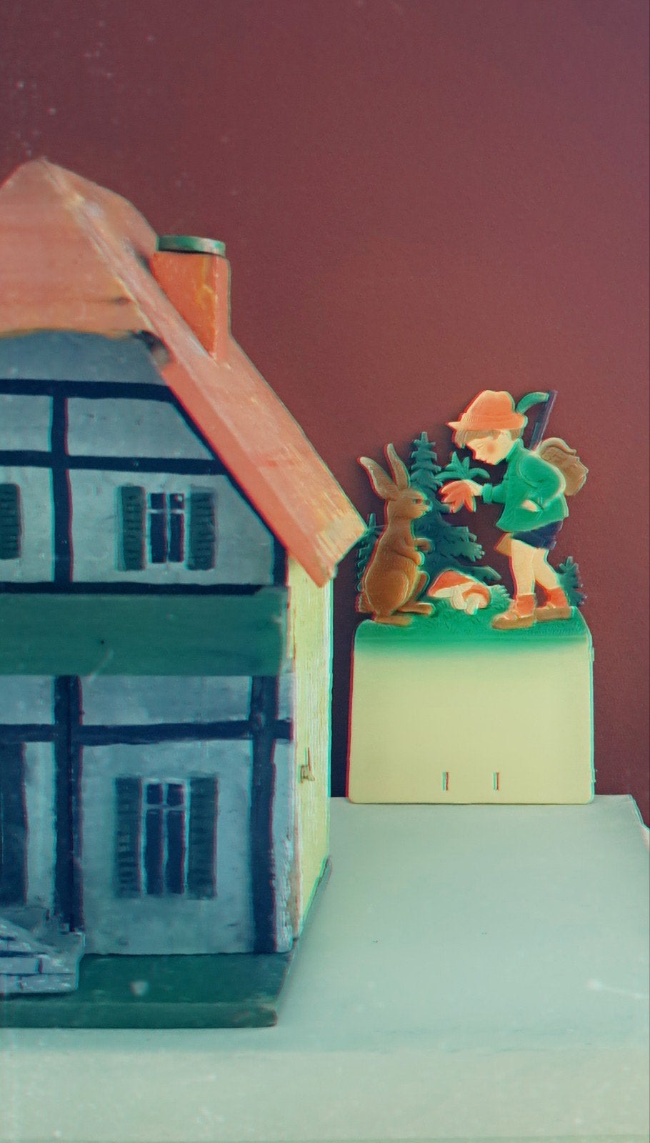 Vintage paperen decoratie jongen met konijn en paddenstoel, Antiek en Kunst, Ophalen of Verzenden