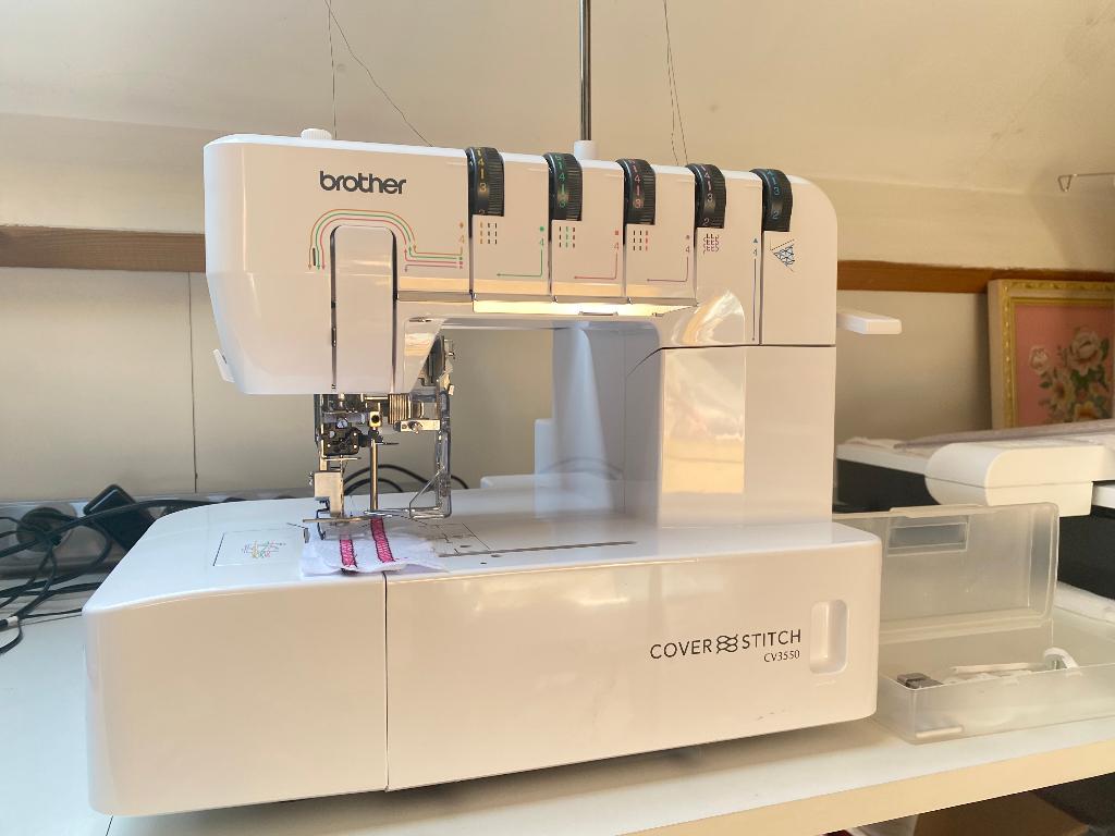 Brother covermachine CV3550, Hobby en Vrije tijd, Ophalen, Zo goed als nieuw, Lockmachine, Brother