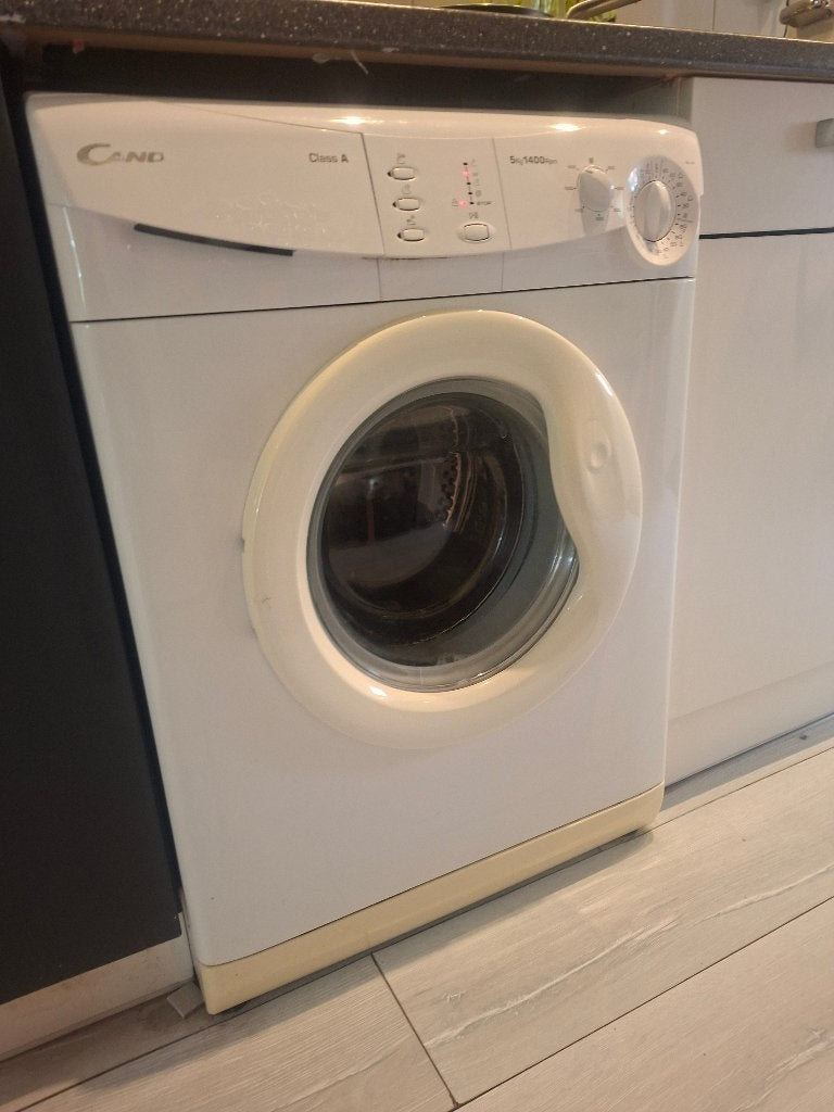 Wasmachine, Ophalen, 1200 tot 1600 toeren, Gebruikt, 4 tot 6 kg