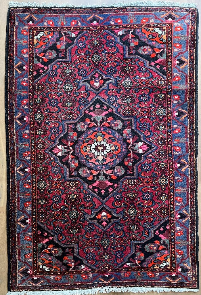 perzisch tapijt   SANJAN 207 / 140 cm, Huis en Inrichting, Stoffering | Tapijten en Kleden, Ophalen, Gebruikt, 100 tot 150 cm
