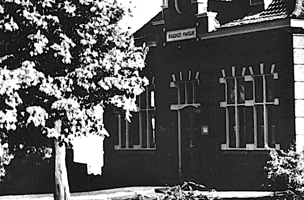 700873 Kwadijk NH Gemeentehuis Nette oude kaart onbeschreven, Ophalen of Verzenden, 1960 tot 1980, Ongelopen, Noord-Holland