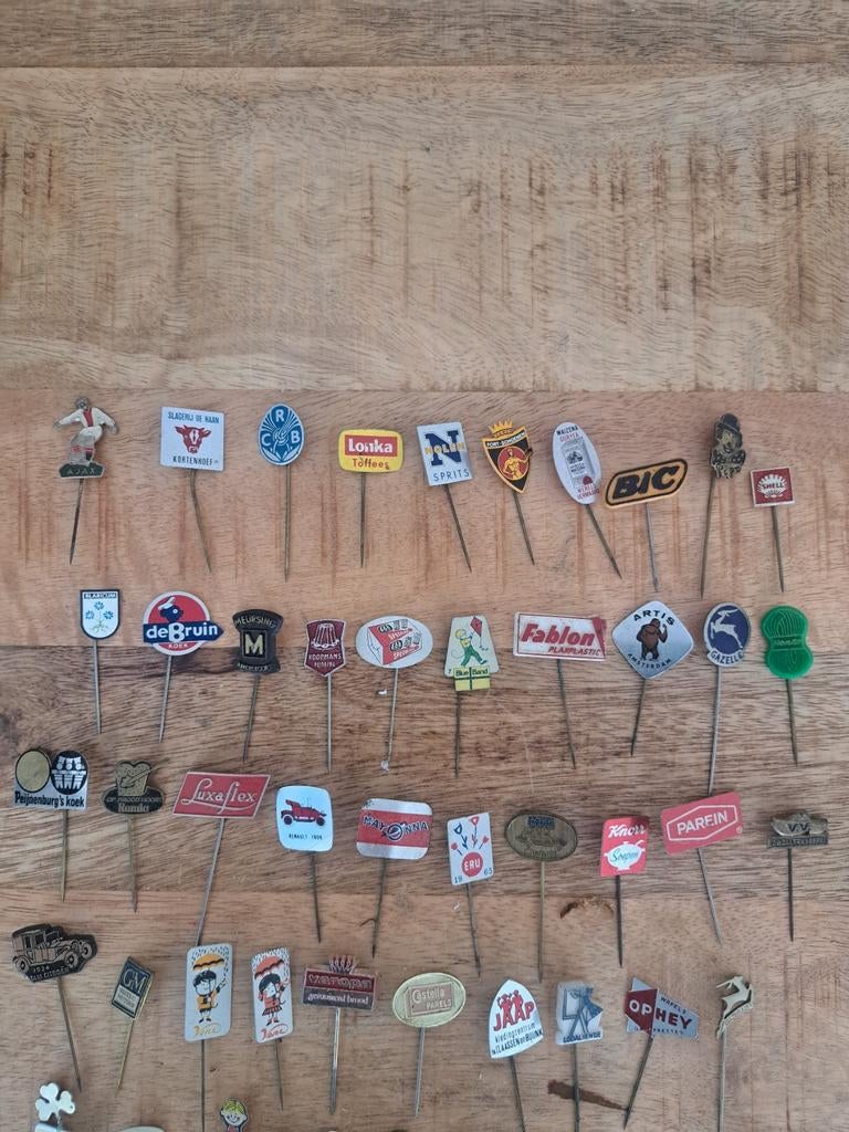 Vintage retro speldjes 90 stuks, Verzamelen, Speldjes, Pins en Buttons, Gebruikt, Allerlei, Ophalen of Verzenden, N.b