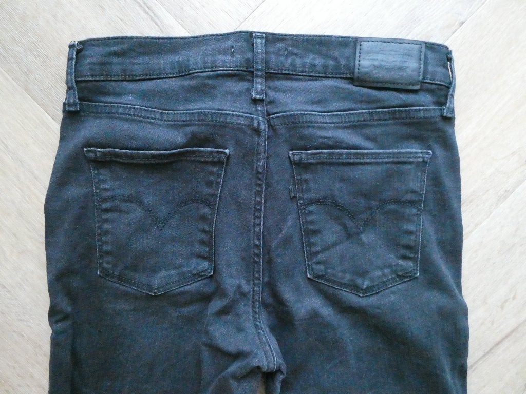 Mooie zwarte Levi 720 broek, High Rise Super Skinny, 28-28, Kleding | Dames, Zwart, Ophalen of Verzenden, Zo goed als nieuw, W28 - W29 (confectie 36)
