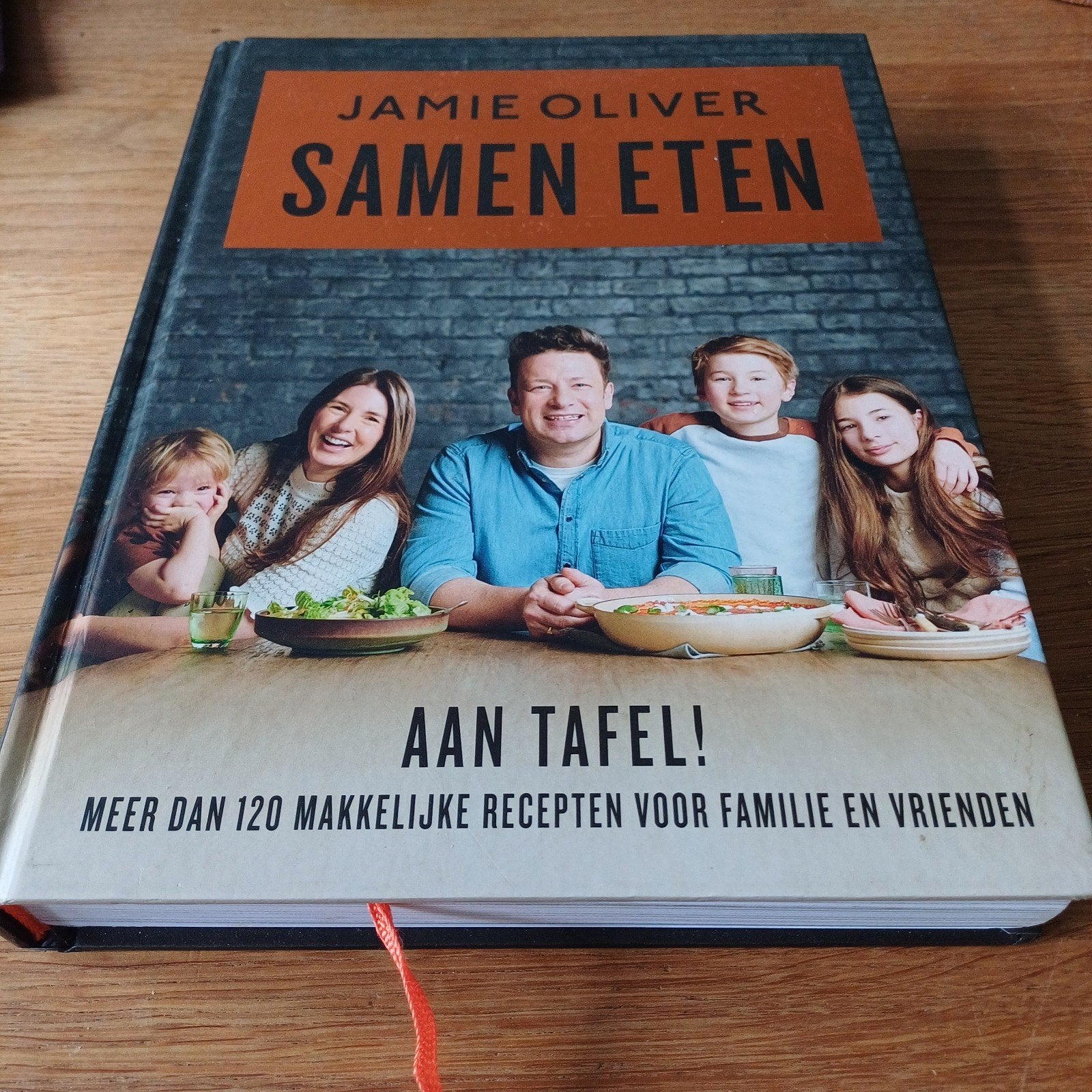 Jamie Oliver Samen eten: aan tafel!, Boeken, Ophalen of Verzenden, Zo goed als nieuw, Overige gebieden