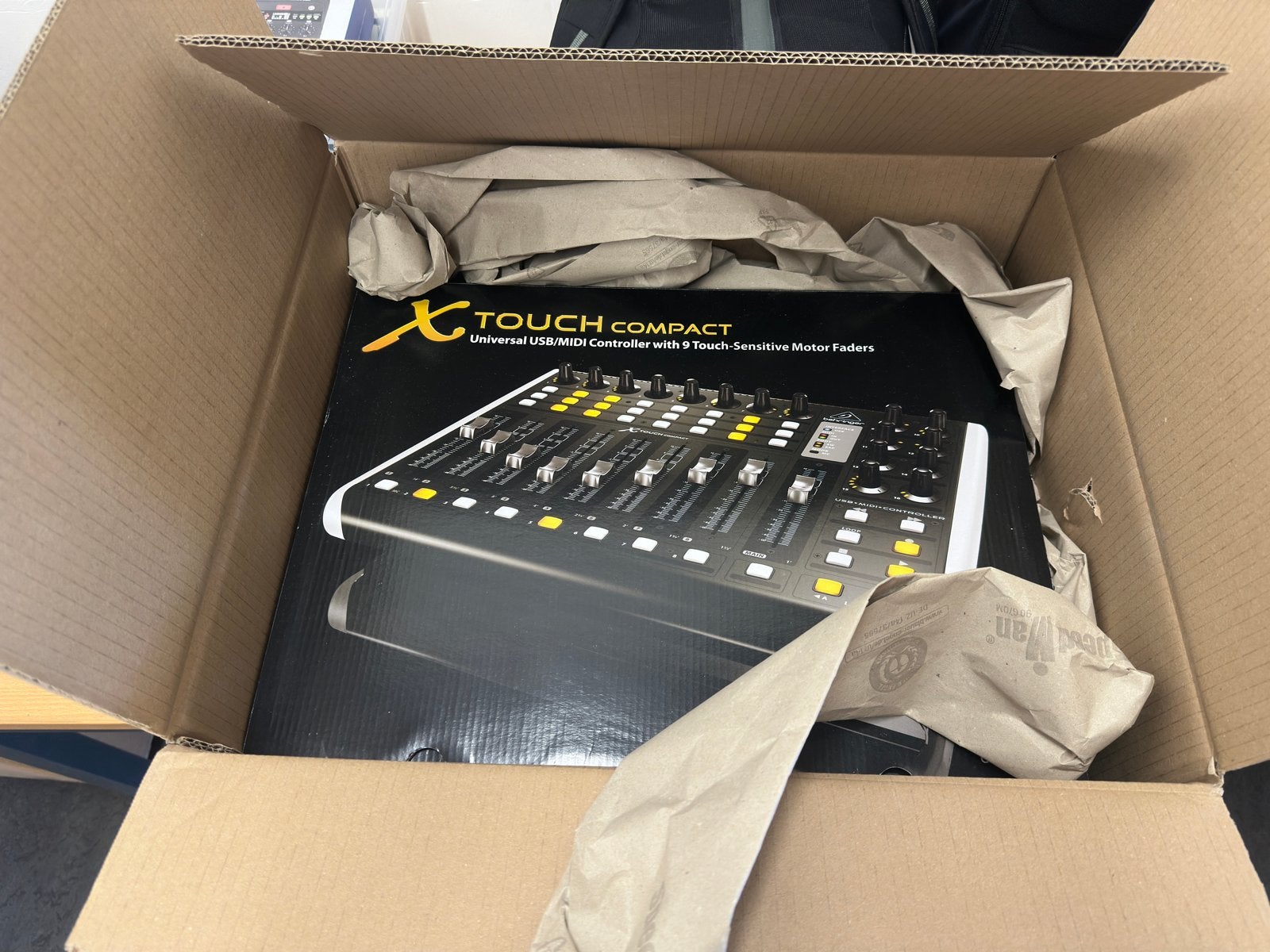 Behringer X-Touch Compact USB/MIDI Controller, Muziek en Instrumenten, Ophalen, Zo goed als nieuw